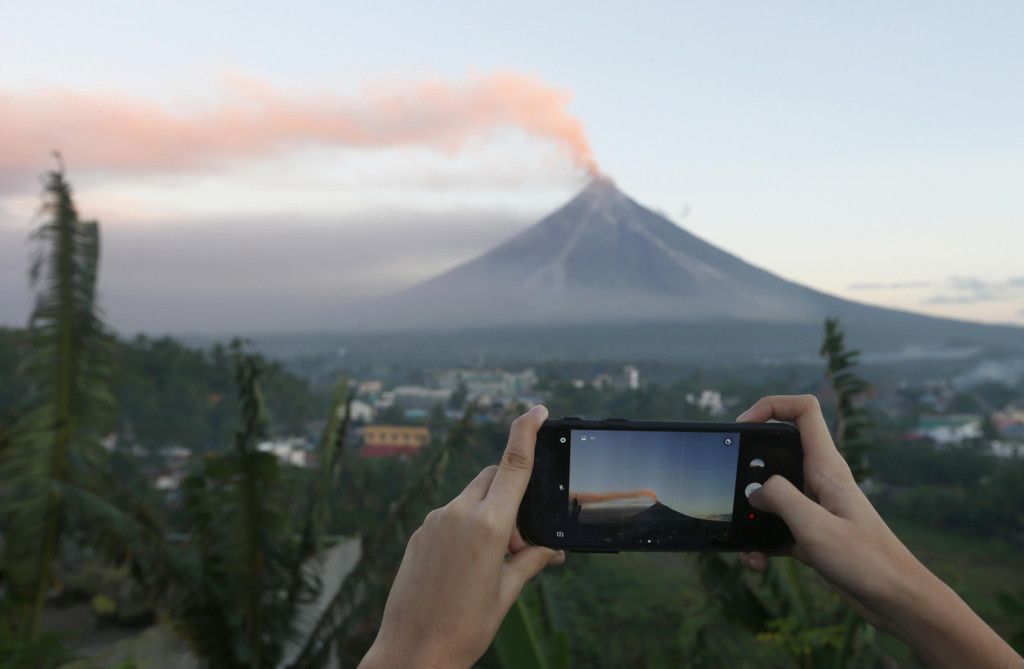Philippines_Volcano_01088.jpg