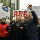 Kern demonstriert vor Wiener AMS