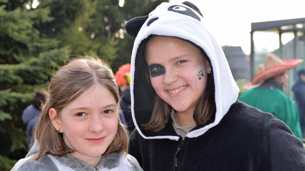 Lorina und Sarah.JPG