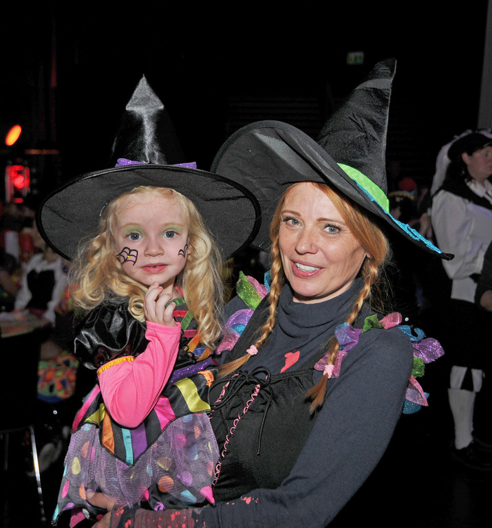 Ore-Kinderball 2018 Hexen Lilli_Susi 203.jpg