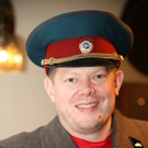 Restaurantleiter Matthias M__ller im russischen Look.JPG