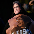 Demonstranten mit Puigdemont-Masken