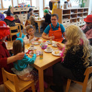 Oma-Faschings-Kränzle im Kindergarten Übersaxen