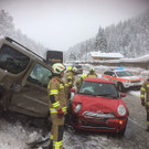 Schwerer Unfall auf L111 in Viehhofen