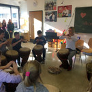 Volksschüler besuchen die Mittelschule