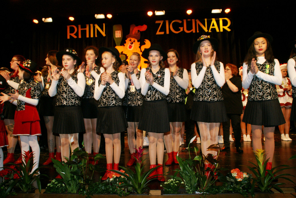 Die Rhinzig__nar Garde in ihrer schmucken Tracht.JPG