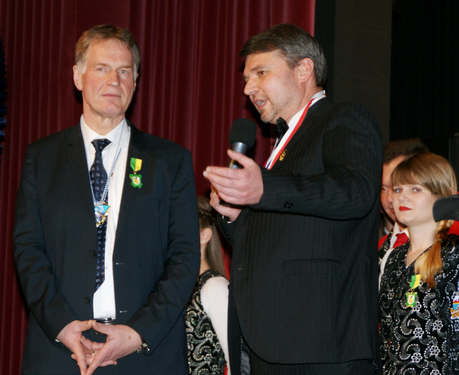 Kurt Fischer begr____t den Bgm_ aus Varel _D_ Gerd-Christian Wagner.JPG