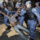 APTOPIX_Maldives_Prisoners_50313.jpg