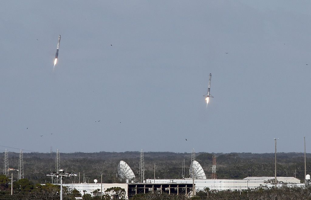 SpaceX_New_Rocket_Launch_69158.jpg