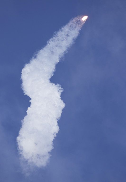 SpaceX_New_Rocket_Launch_77385.jpg