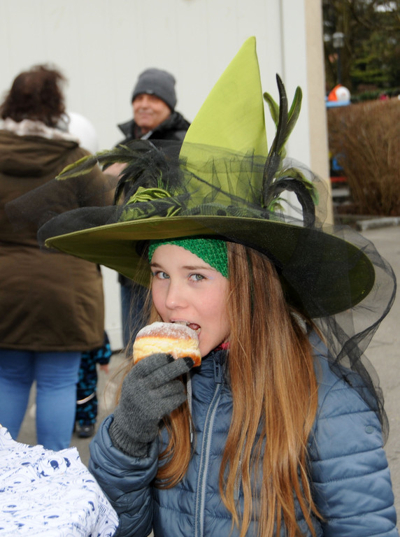 Kinderfasching Fu__ach 2018 Krapfenhexe 72.jpg