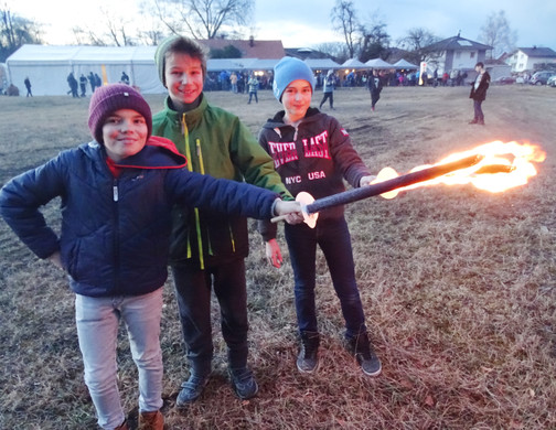 Funken-Erlach3 Kinderfackeln.jpg