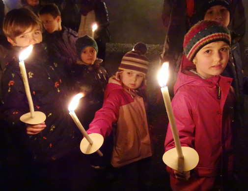 Funken-Schwefel1 Fackeln.jpg