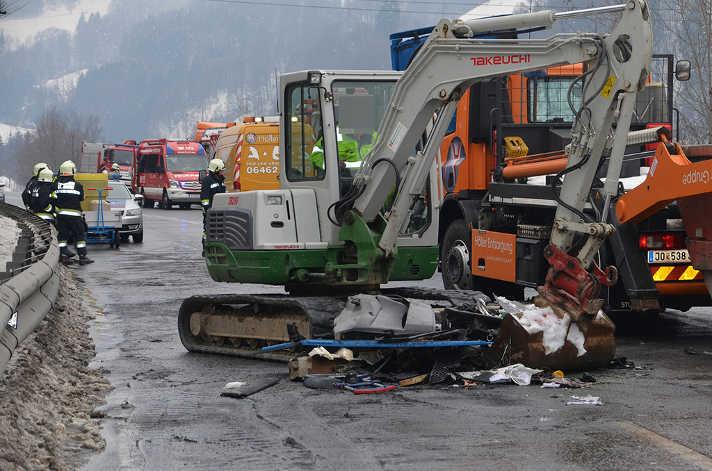 Schwerer VU B311 bei St_Johann 16_02_2018  Pressefotopongau MW _13_.JPG