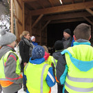 Kinder bauen Funkenhexe