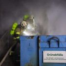 Containerbrand fordert Feuerwehr in Straßwalchen