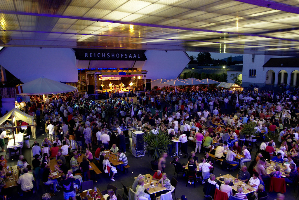 Man trifft sich in der Mitte.jpg