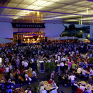 Man trifft sich in der Mitte.jpg