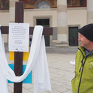 Mit dem Kreuz am Marktplatz