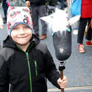 Sebastian _6_ mit seinem Steckenpferd.JPG