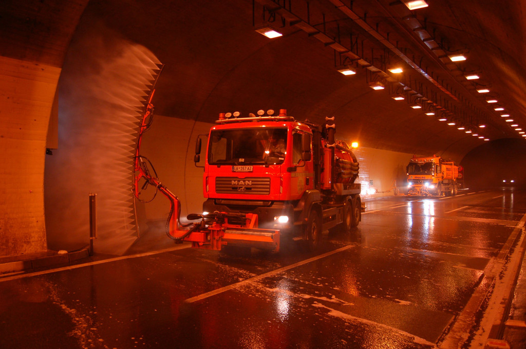 Tunnelwaesche Tiroler Oberland 002.jpg