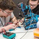 Bild 3_Robothon_24 Stunden programmieren testen bauen_c FH Salzburg - Poschner Photography.jpg