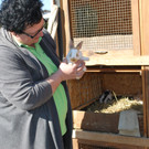 DSC_1141-Cornelia Maier mit dem Nachwuchs der Hasen.JPG