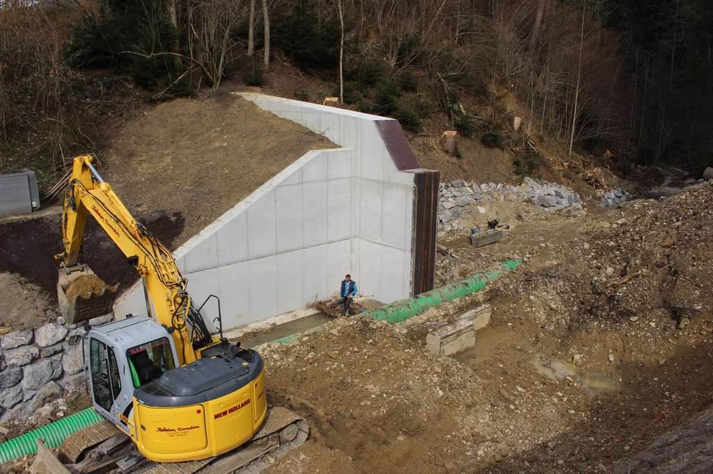 Hoferbach STAUWEHR BALKENSPERRE Bau Halbzeit A 16-03-2018 _25_.JPG