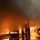 2018-03-27 06_03_42-Garage und mehrere Fahrzeuge in Brand.jpg