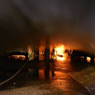 2018-03-27 06_03_49-Garage und mehrere Fahrzeuge in Brand.jpg
