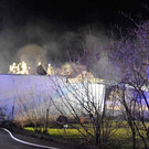 2018-03-27 06_04_04-Garage und mehrere Fahrzeuge in Brand.jpg