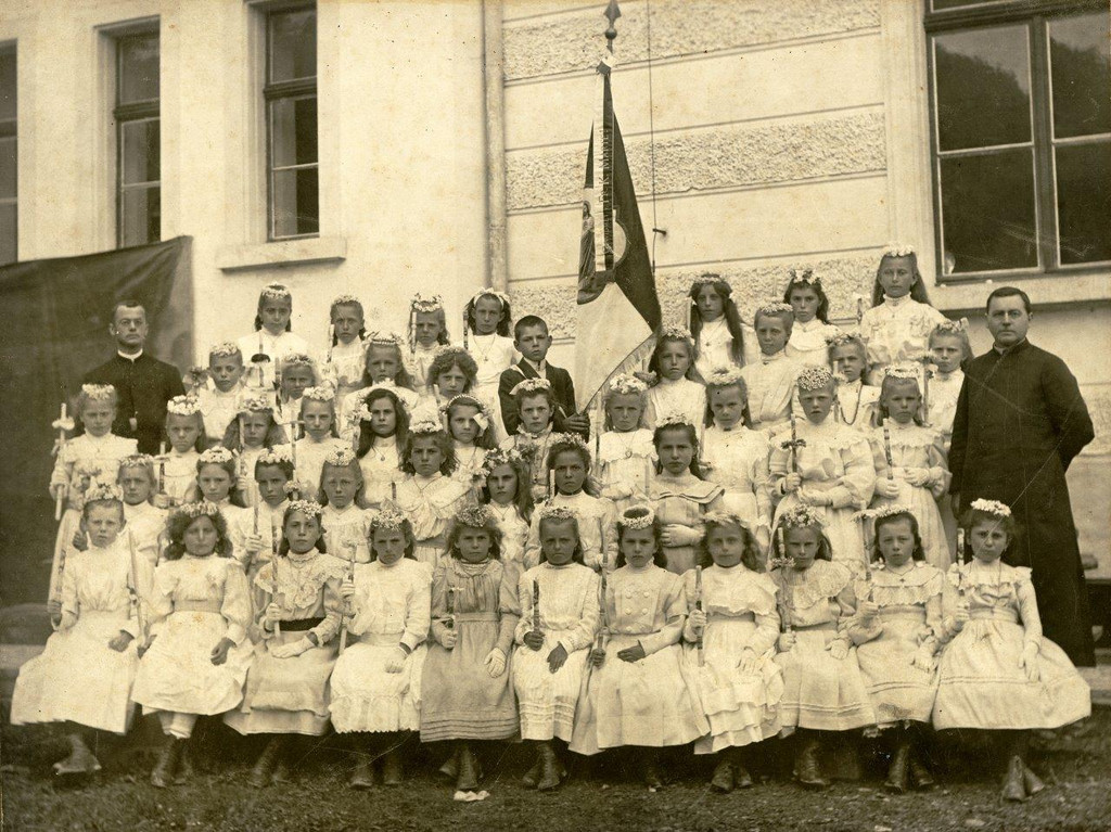 Pf_ L__ngle u_ Fr__hm_ Ganahl 1910.jpg