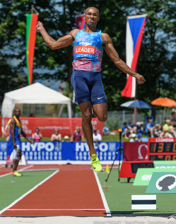 10-Kampf-Sieger Damian Warner.jpg