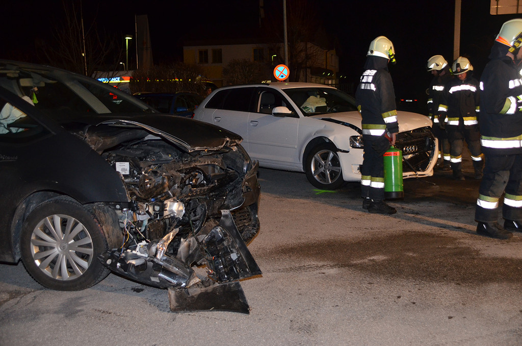 Schwerer VU B311 bei St_Johann  30_03_2018  Pressefotopongau MW _11_.JPG