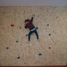 Neue Kletterwand im Kindergarten Übersaxen