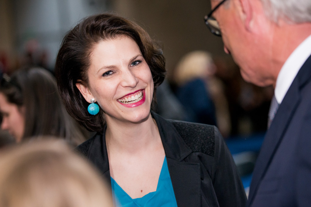 STS Karoline Edtstadler beim Auftakt#.jpg