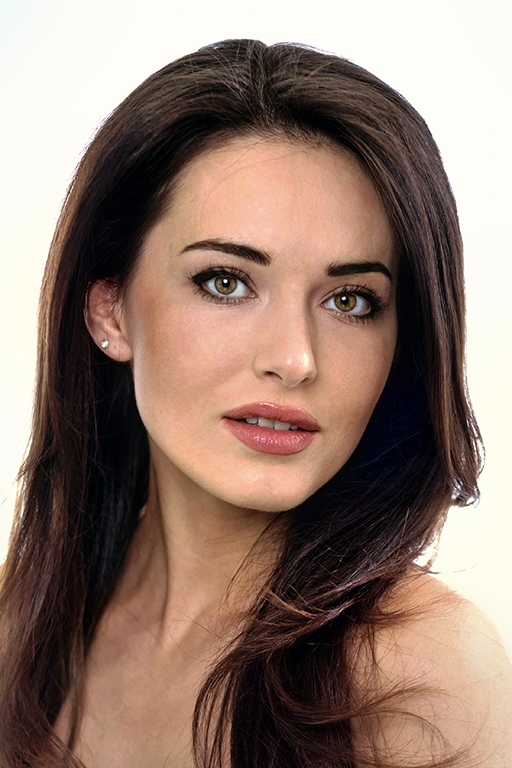 06_Izabela_ Portrait.jpg