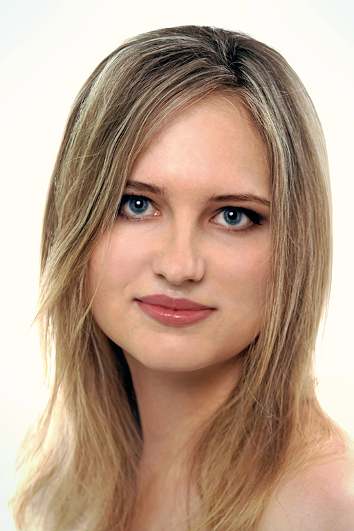 08_Juliane_ Portrait.jpg