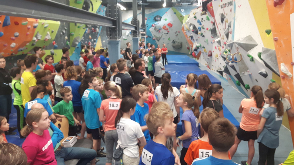 LM Bouldern verkleinert03 - Kopie.jpg