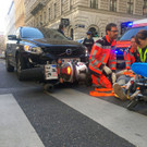 Berufsrettung Wien bei Motorradunfall _1_.jpg