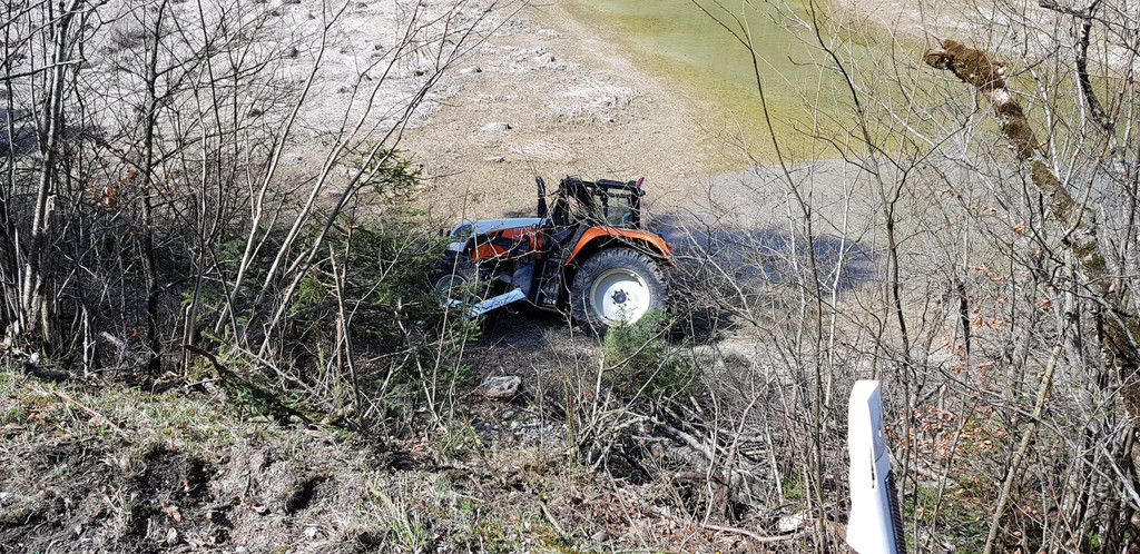 Traktor Absturz am 11 04 18 um 11 31 Uhr _009_.jpg
