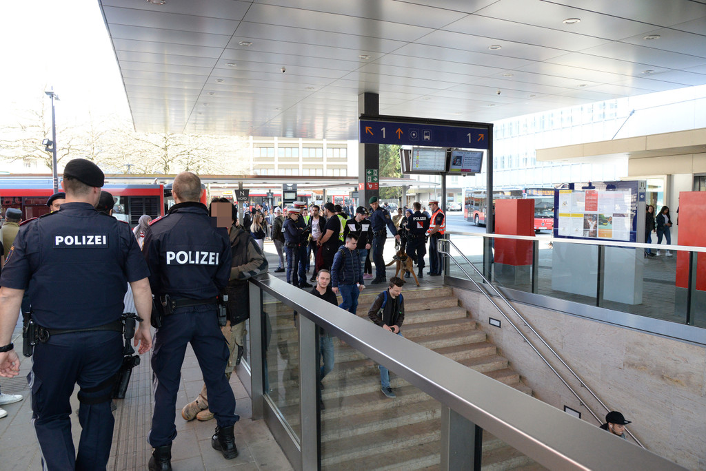 20180414 Schwerpunktkontrollen Bahnhof 4.JPG
