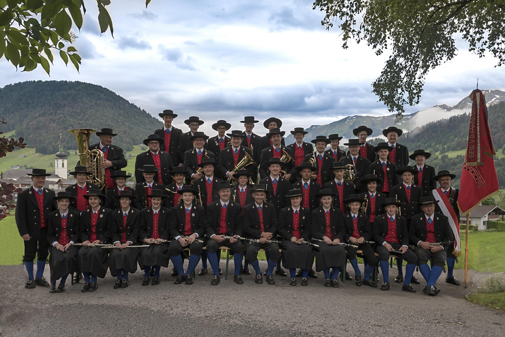 Vereinsfoto.jpg