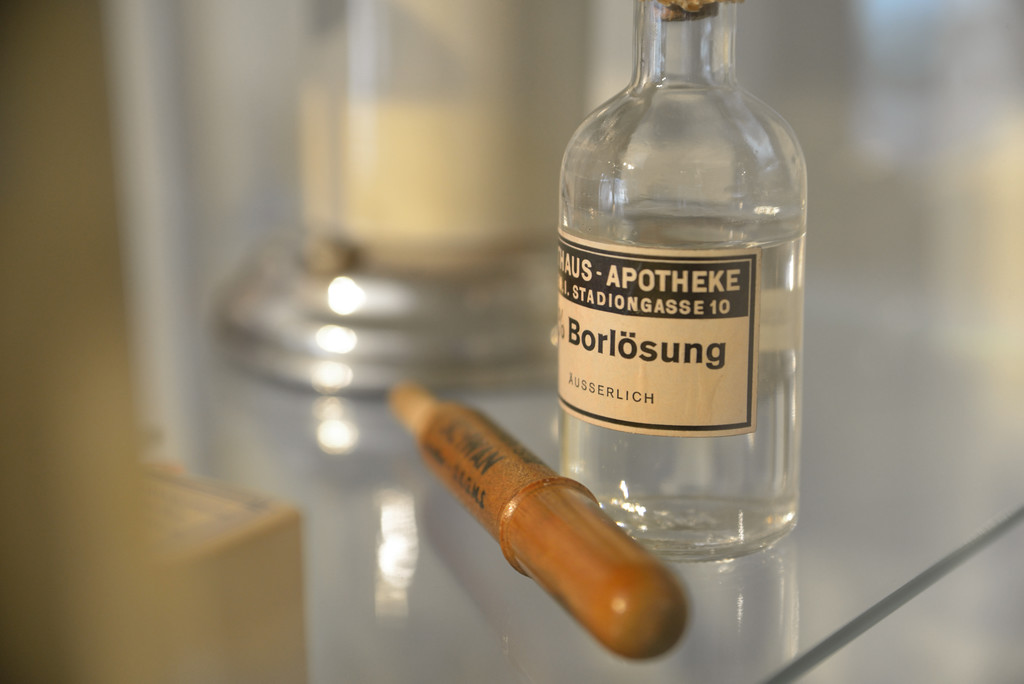 sterreichisches Frauenmuseum_pflege das leben_IA _25_.jpg