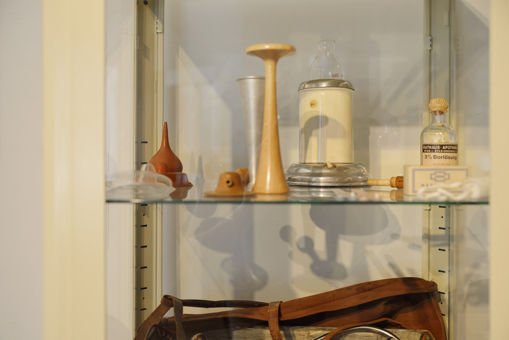 sterreichisches Frauenmuseum_pflege das leben_IA _31_.jpg