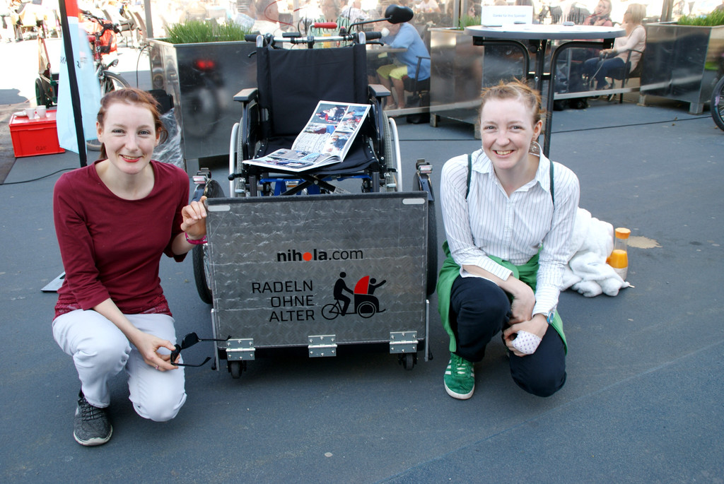 Nina und Christine.JPG