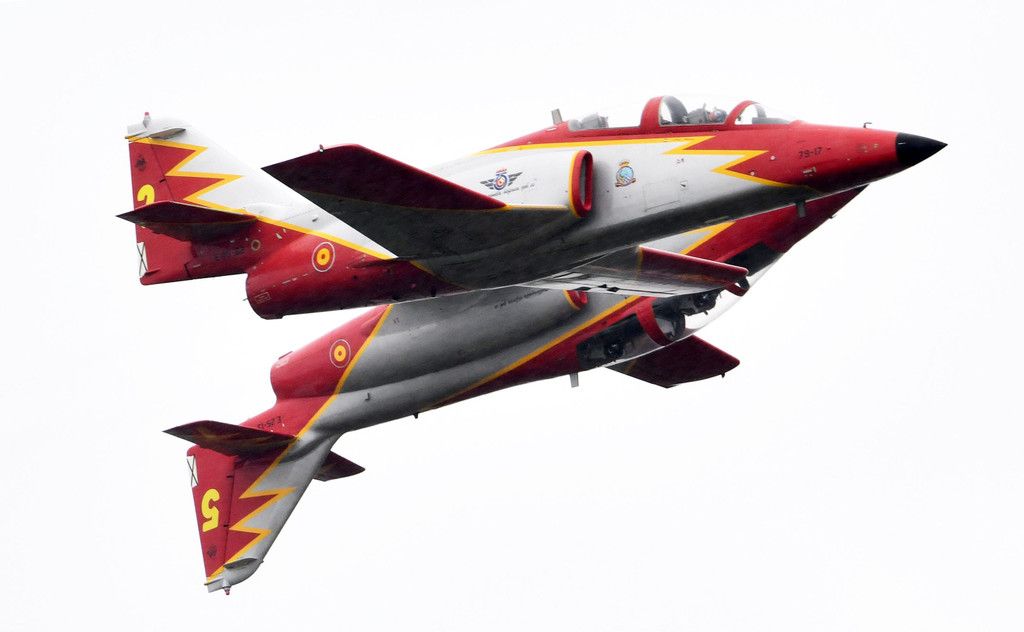 Die spanische Nationalstaffel Patrulla Aguila.