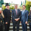 v_l_n_r_ BIM Peter Engelbrechtsm__ller_ Pr__s_WKW Walter Ruck und LIM Christian Leiner mit Rauchfangkehrerinnen__c_FlorianWi.jpg