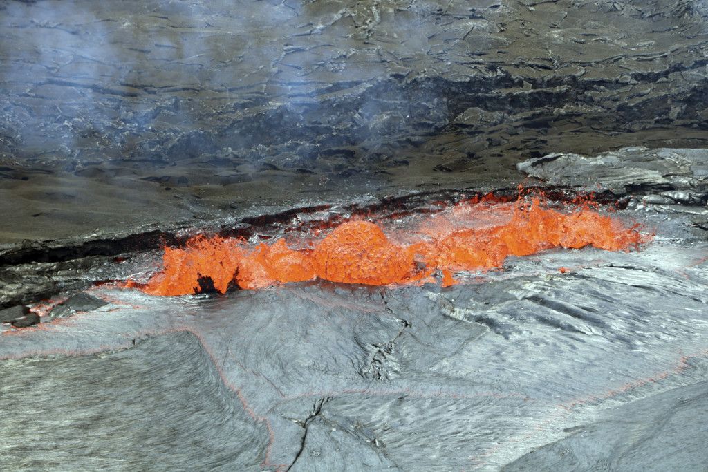 CORRECTION_Hawaii_Volcano_66080.jpg