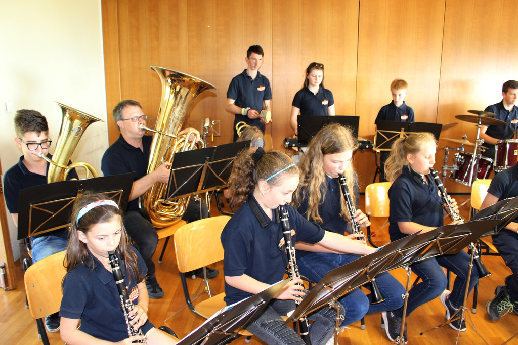 Musikverein JUNGMUSIK Konzert im Jesuheim 04-05-2018 _14_.JPG